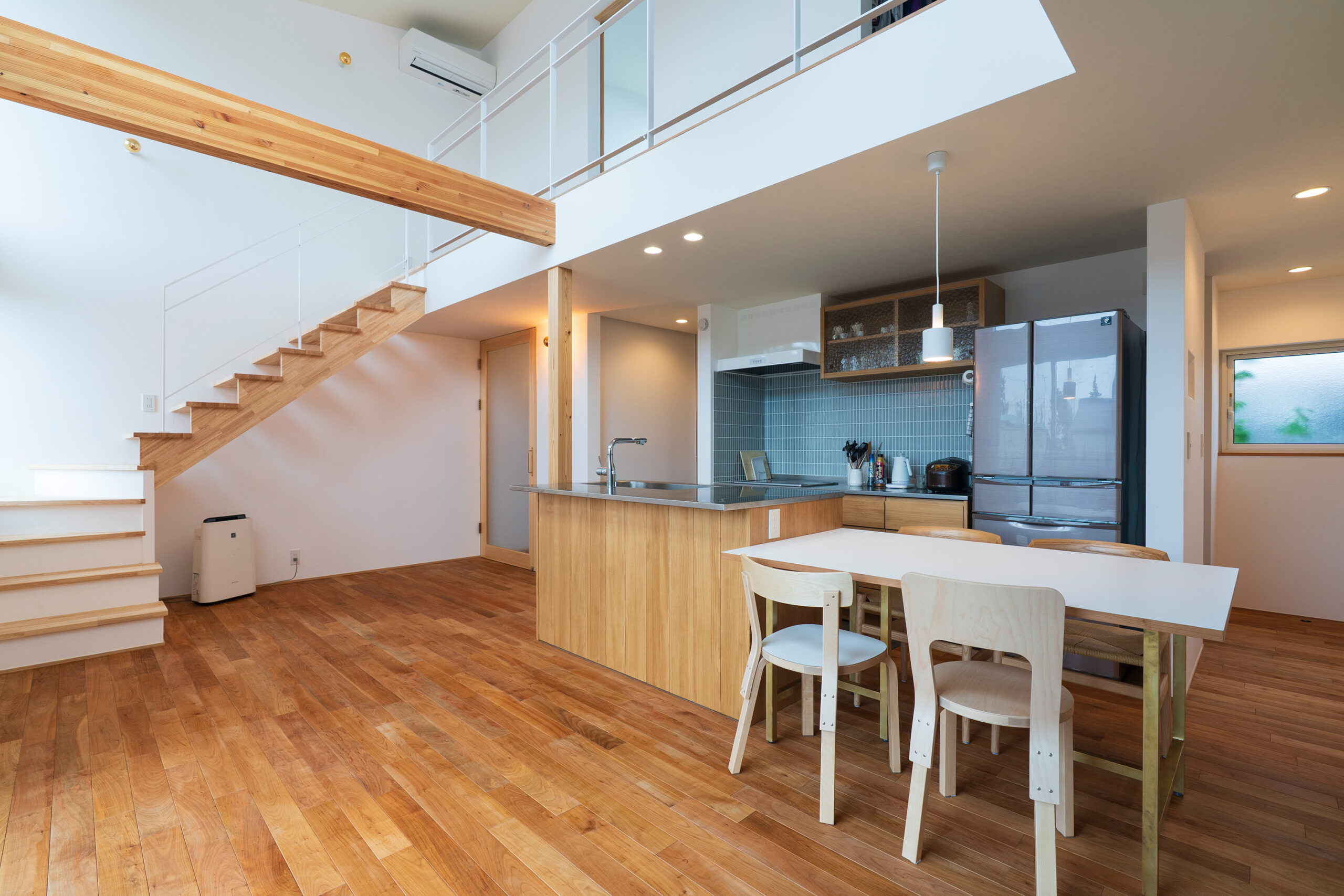 心地よい光に包まれる片流れのnegla