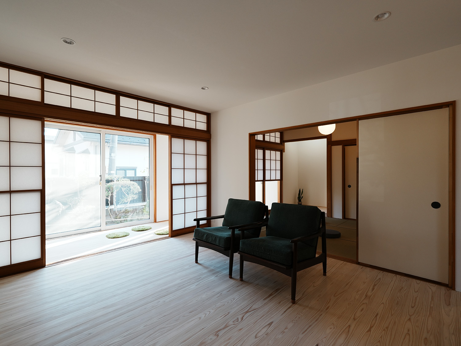 光と風の平屋ライク　広縁がつなぐnegla